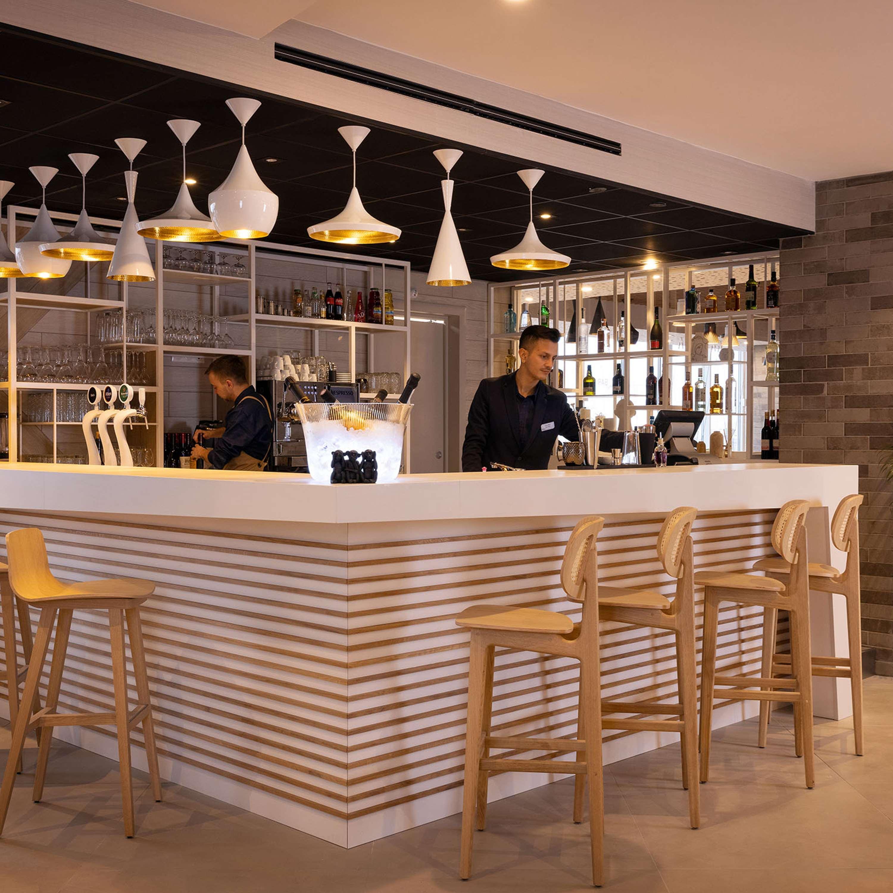 Hilton Garden Centre Hotel