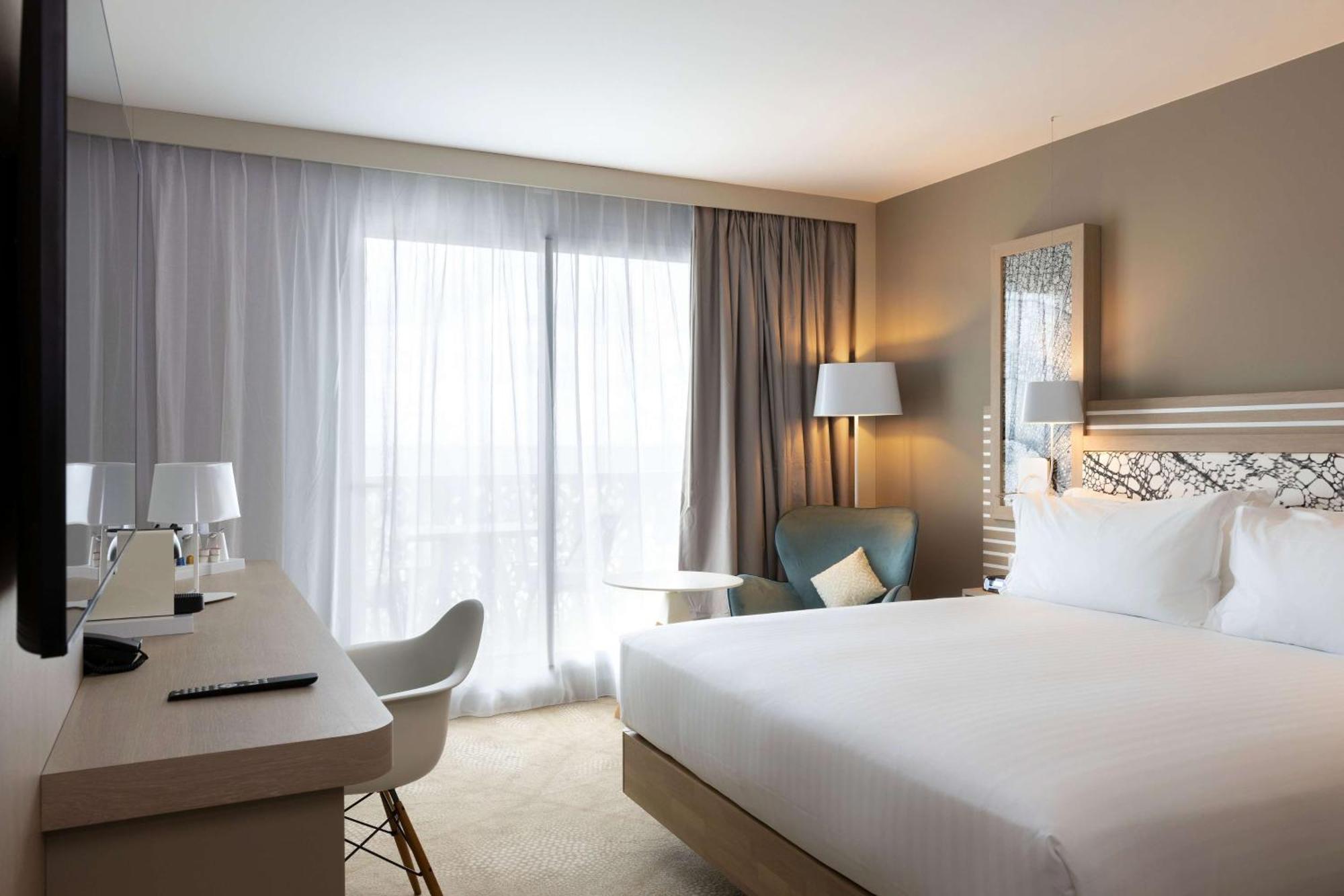 Hilton Garden Centre Hotel